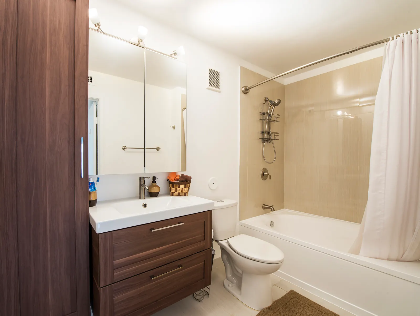 Bathroom, Coral Club apartment, West Kendall